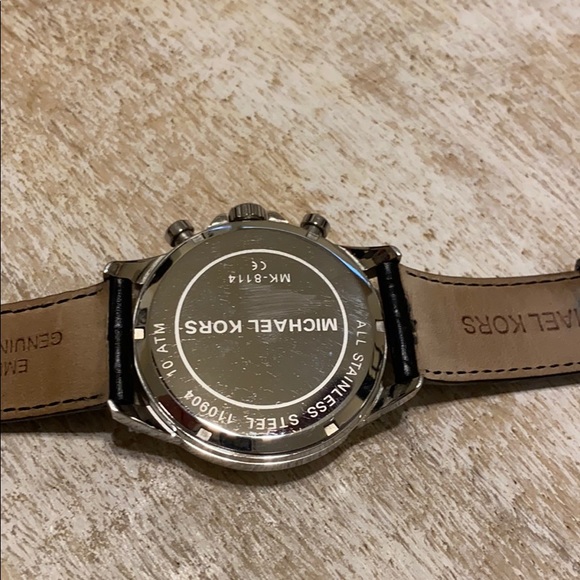 EUC Men’s Michael Kors Watch - Picture 6 of 8